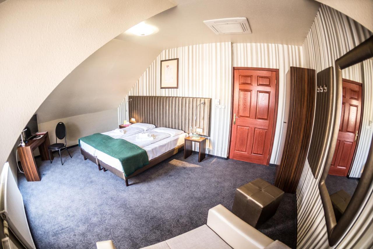 Hotel Ciao Amico Panzió Szombathely Esterno foto