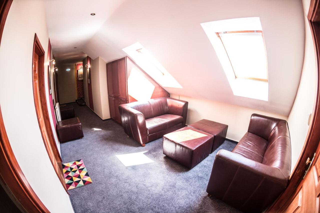 Hotel Ciao Amico Panzió Szombathely Esterno foto