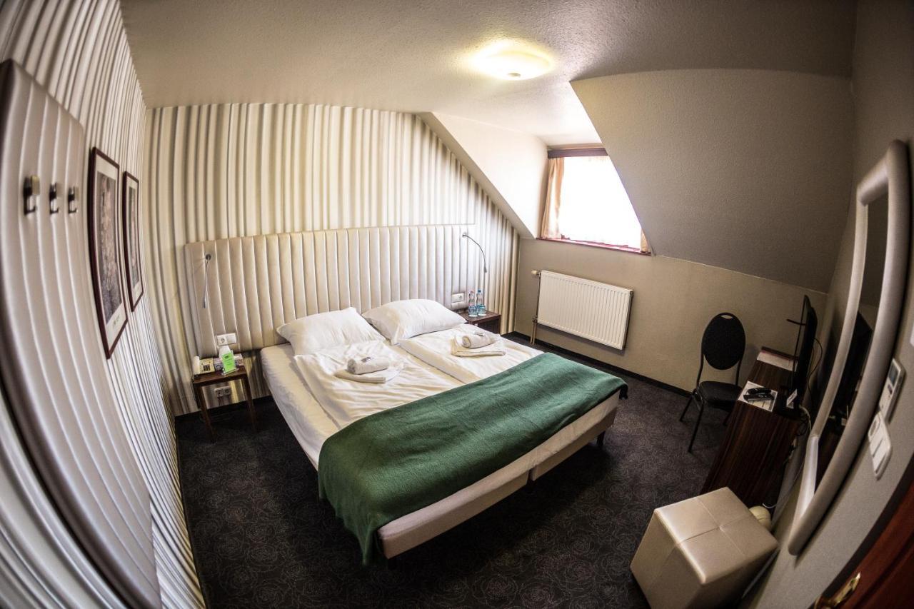 Hotel Ciao Amico Panzió Szombathely Esterno foto