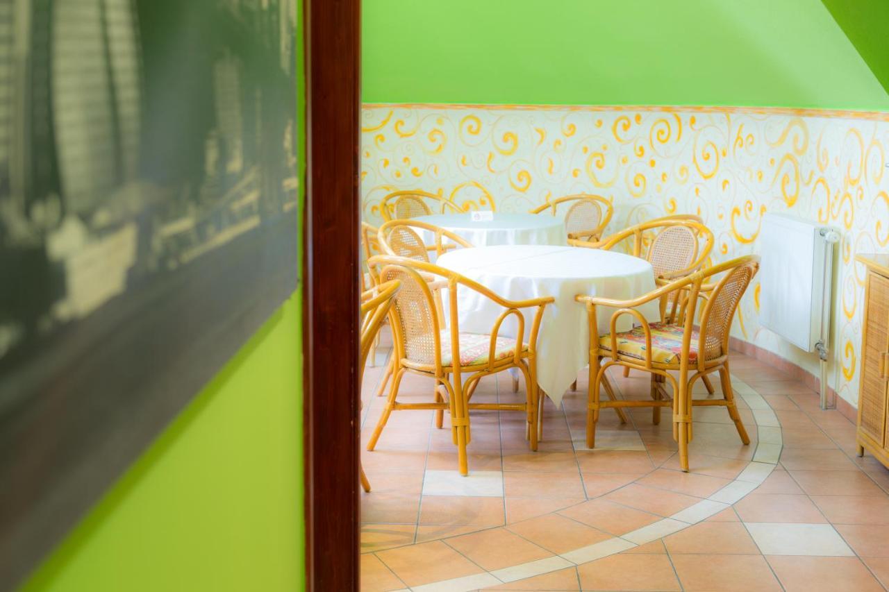 Hotel Ciao Amico Panzió Szombathely Esterno foto