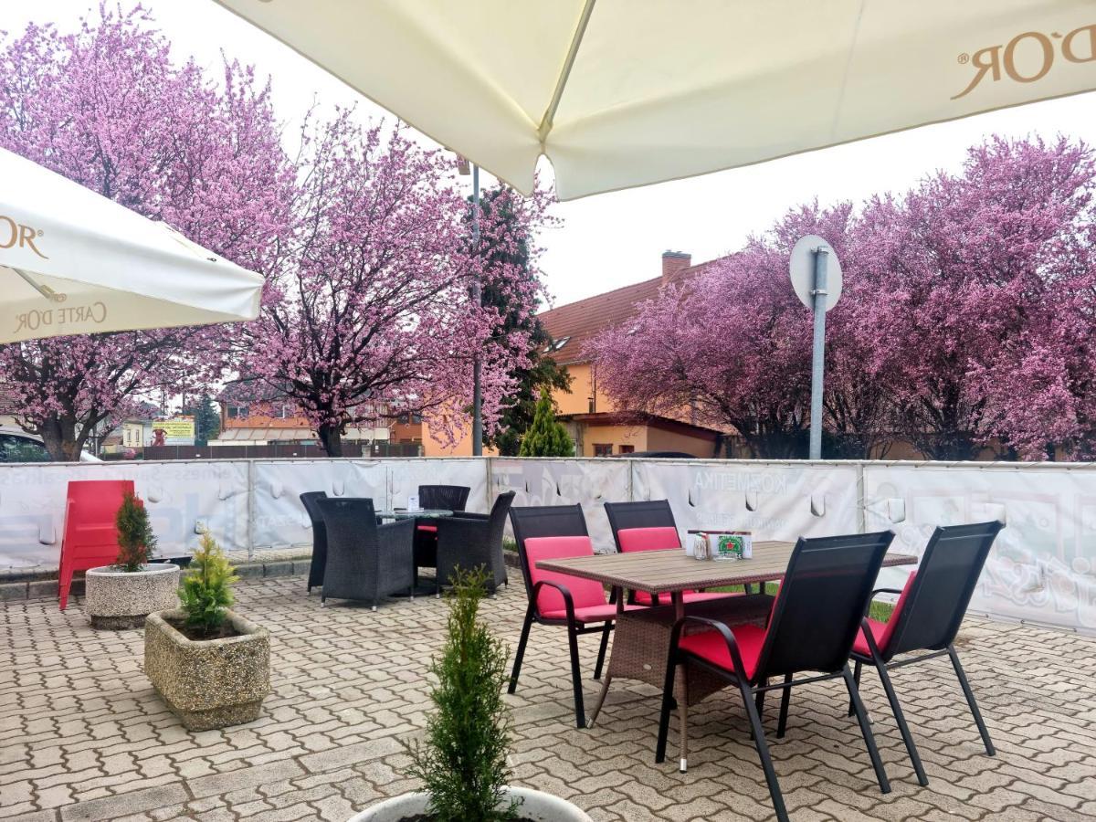 Hotel Ciao Amico Panzió Szombathely Esterno foto