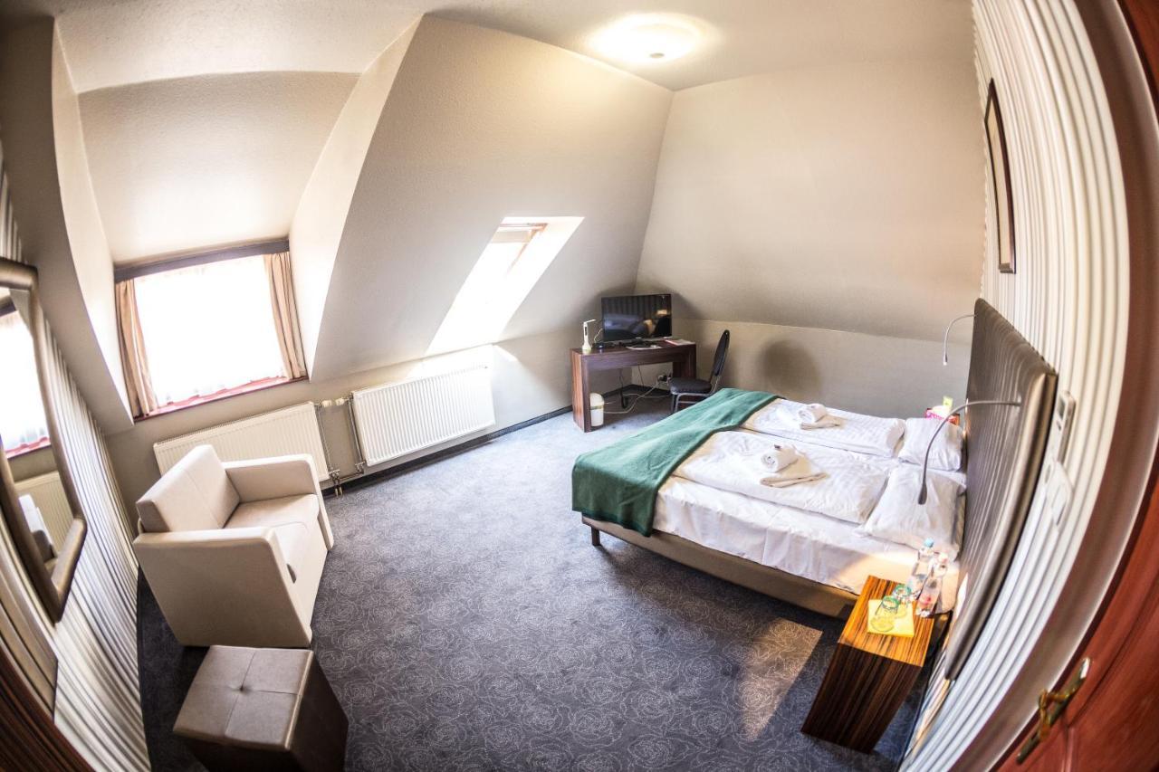 Hotel Ciao Amico Panzió Szombathely Esterno foto