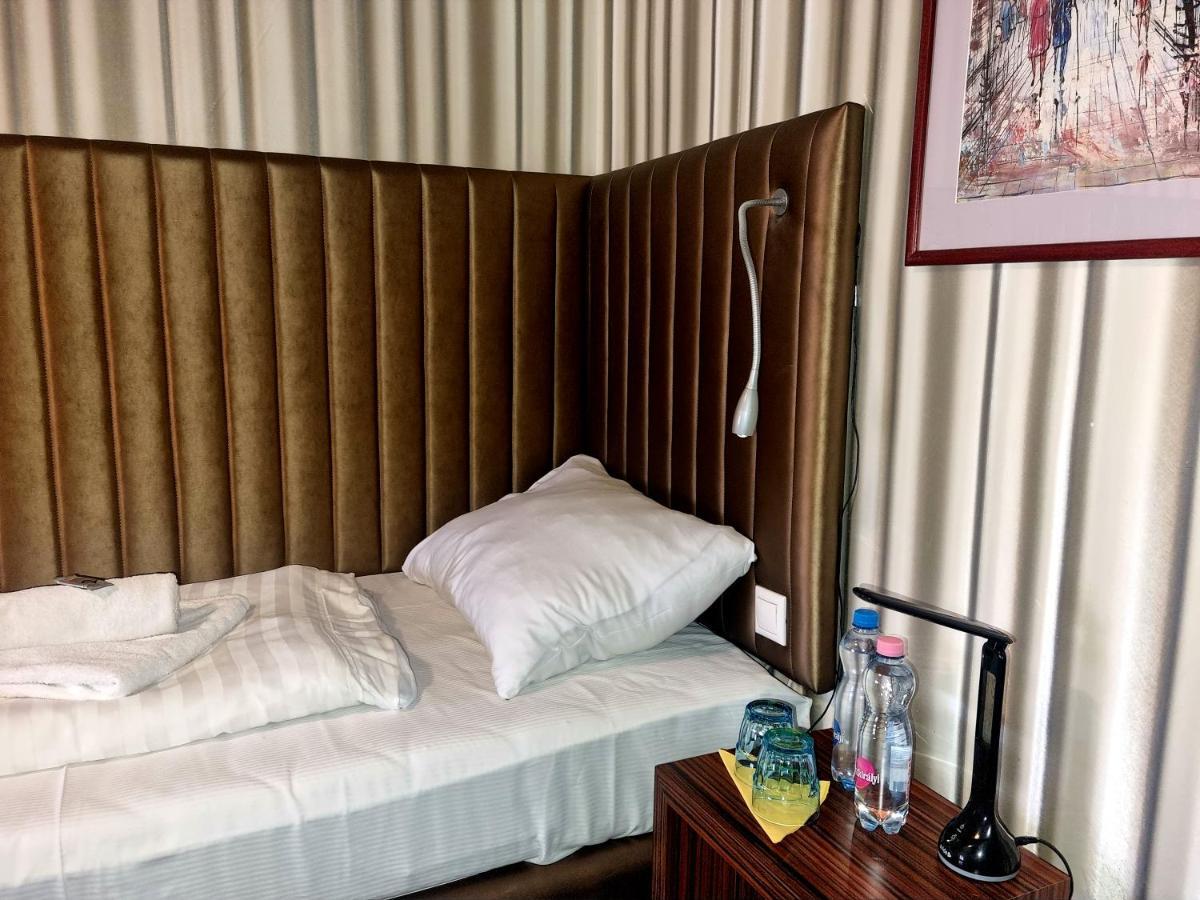 Hotel Ciao Amico Panzió Szombathely Esterno foto